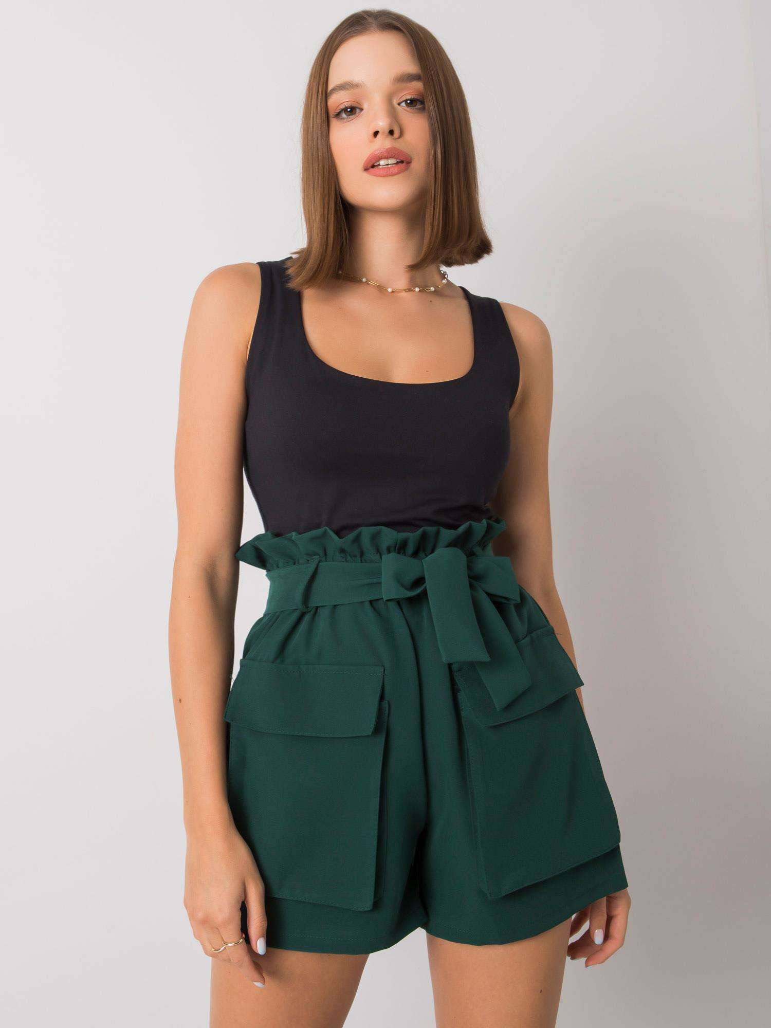 Тъмнозелени шорти с джобове Destinee - ITALY MODA - Image 2