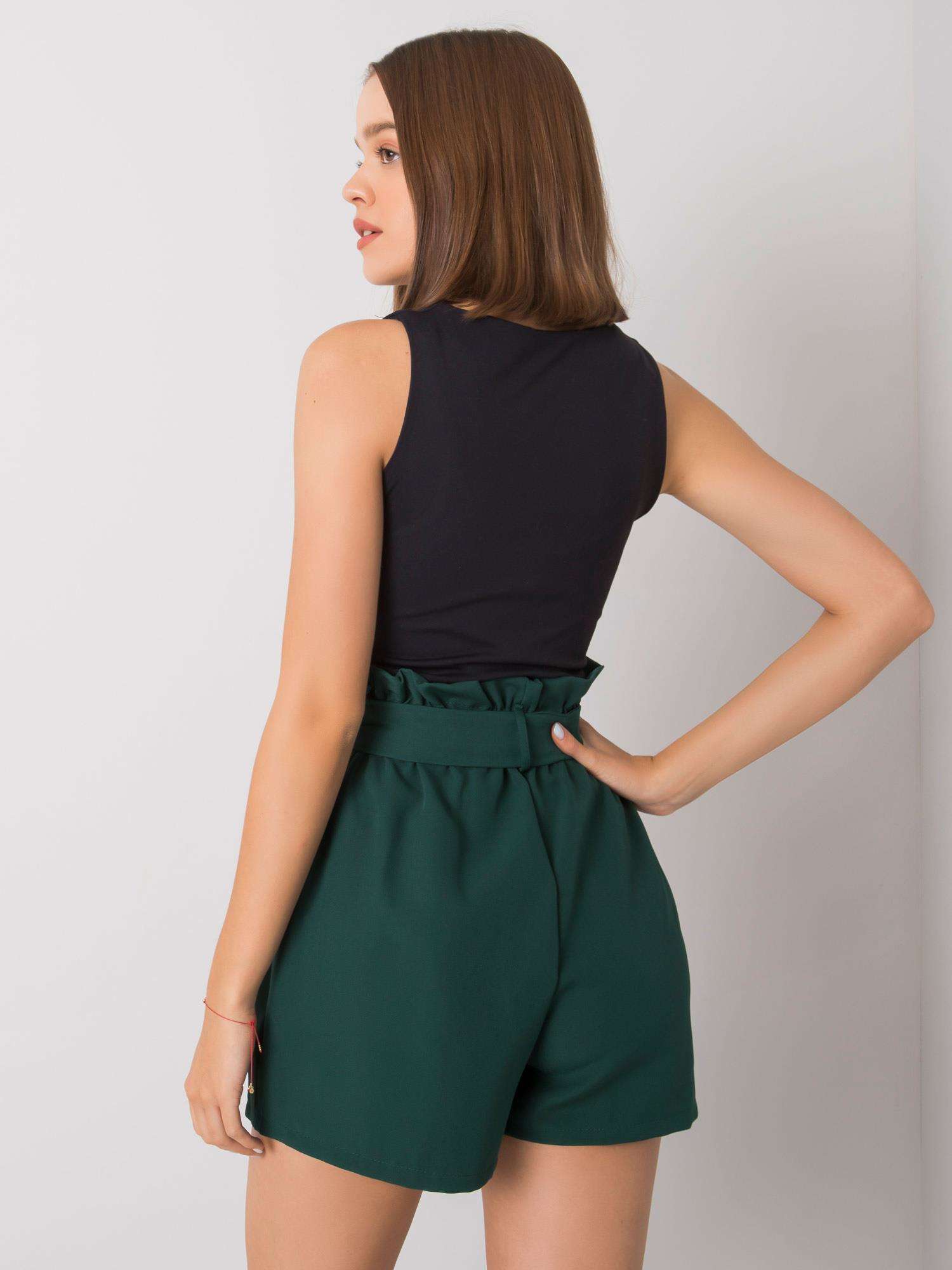 Тъмнозелени шорти с джобове Destinee - ITALY MODA - Image 4