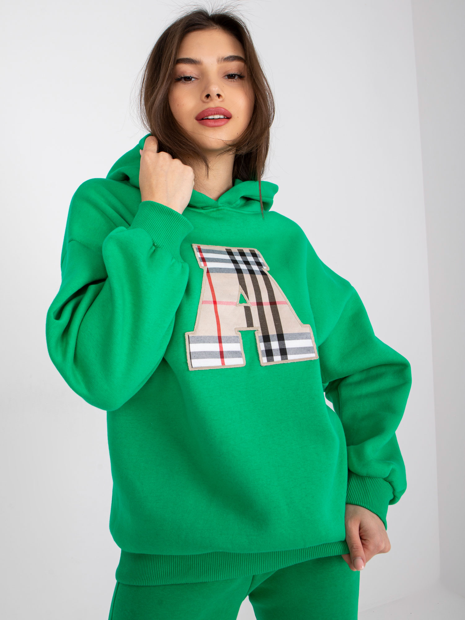 Зелен суитшърт с качулка и нашивка Felicja - Ex Moda - Image 5