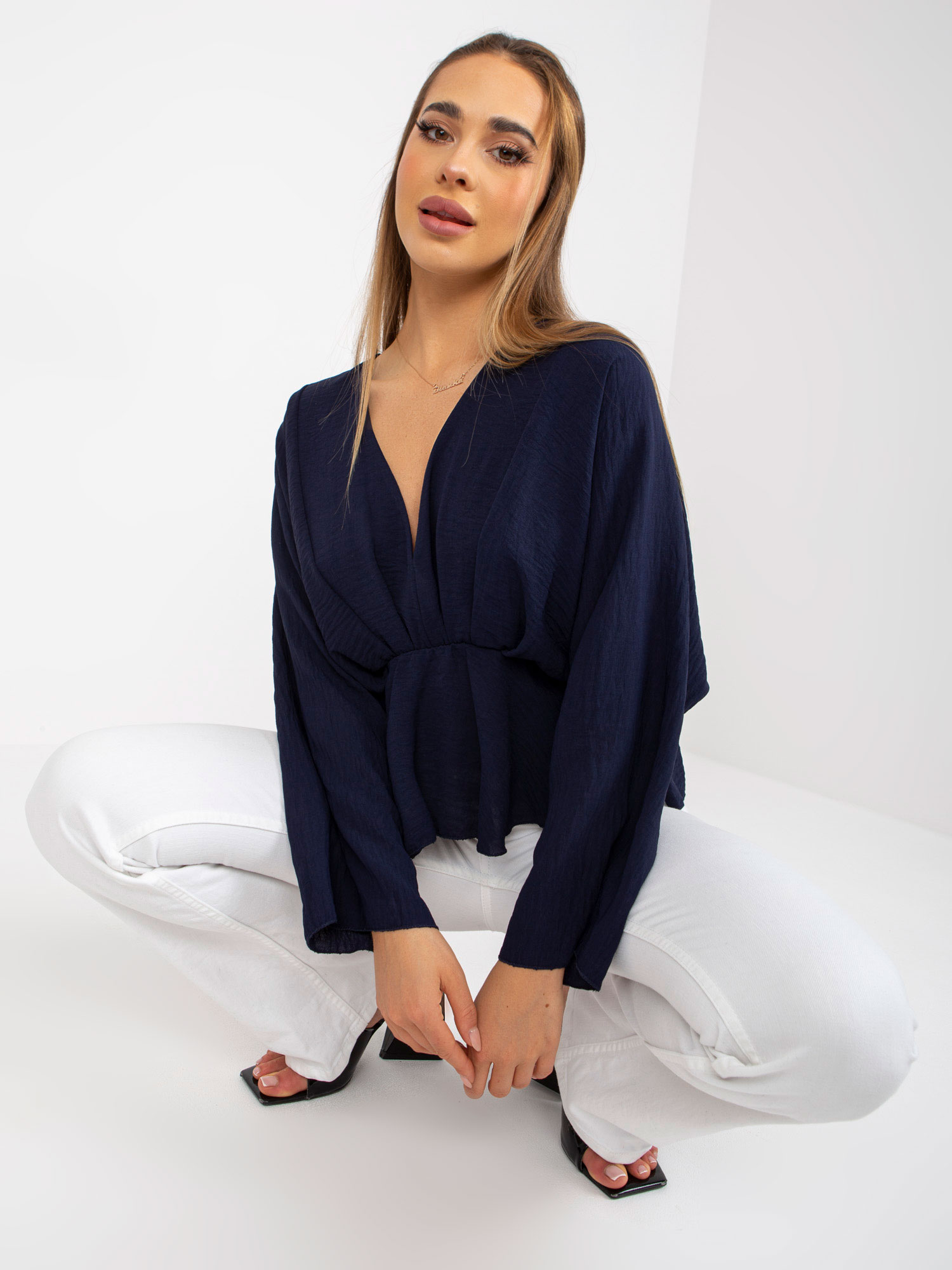 Тъмносиня Блуза Raquela с V-образно Деколте - ITALY MODA - Image 5