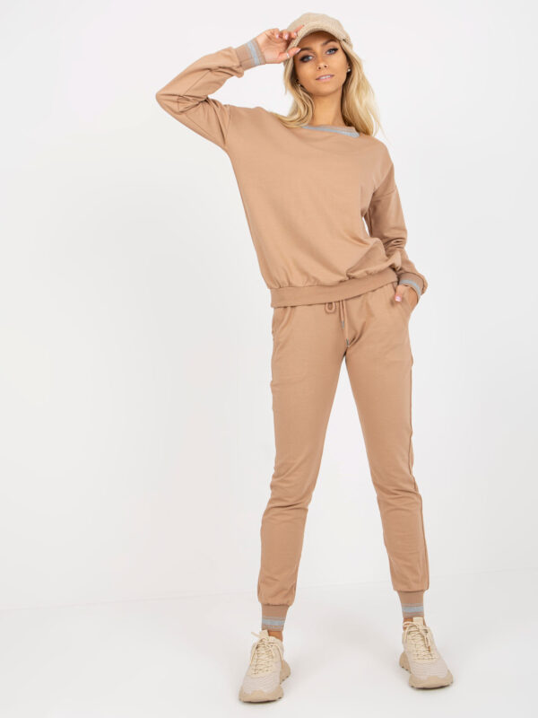 Дамски Комплект Camel - Спортен Стил и Комфорт - Image 5