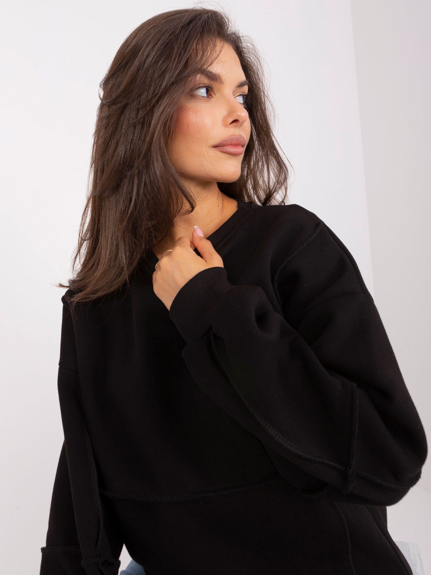Черен Oversize Суитшърт Lily Rose - Удобство и Стил - Image 2