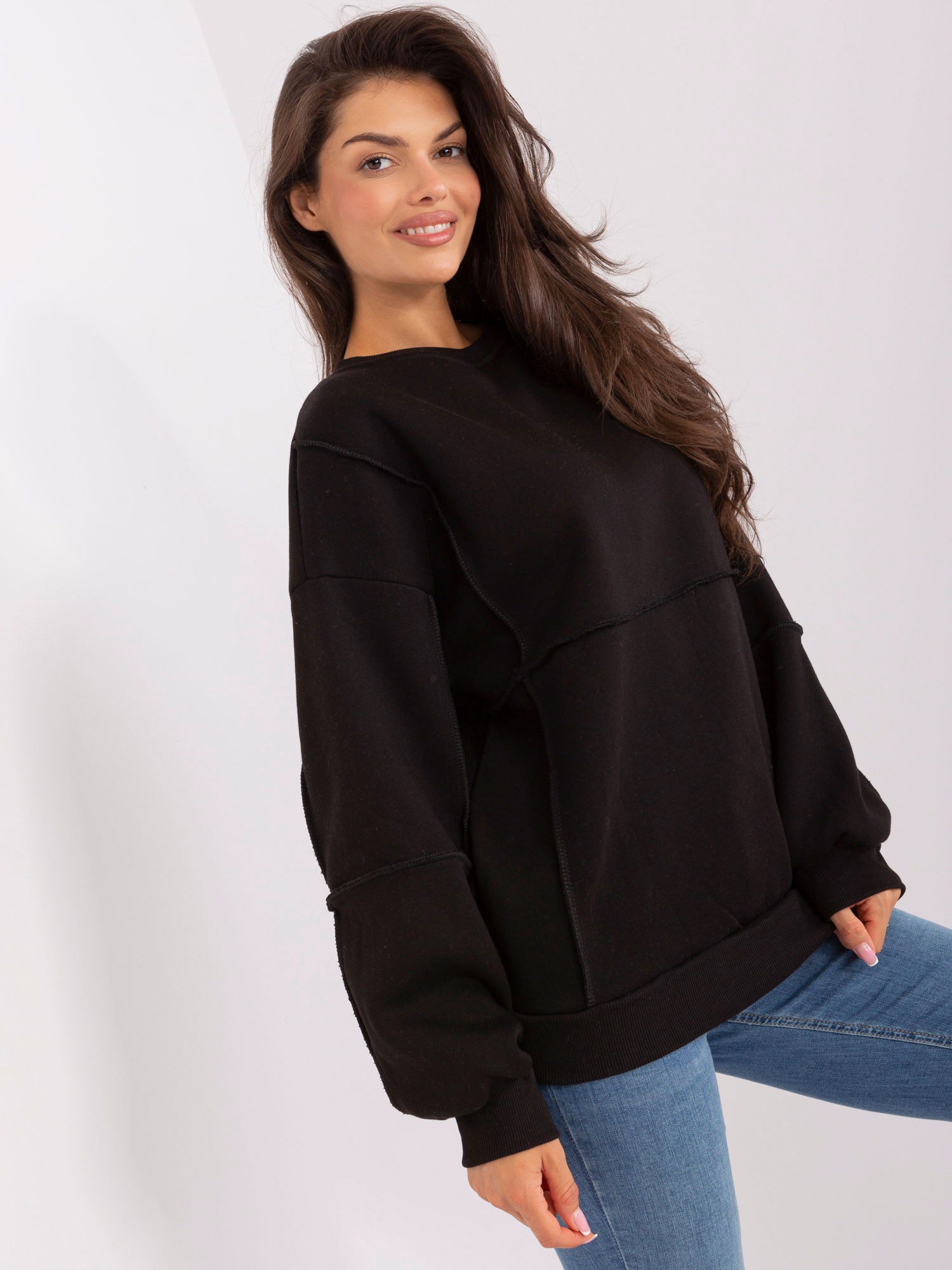 Черен Oversize Суитшърт Lily Rose - Удобство и Стил - Image 3