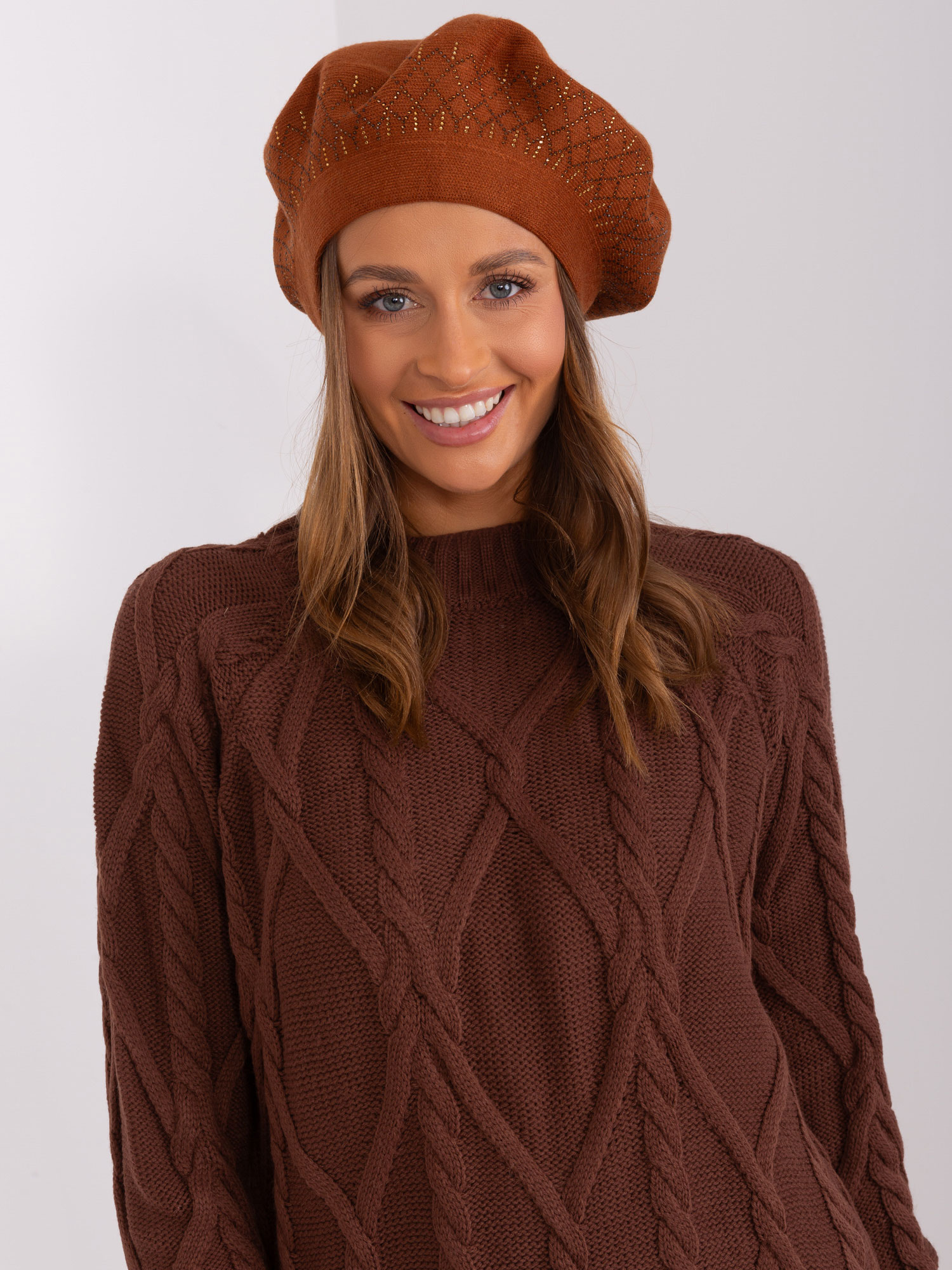 Светлокафява Плетена Барета - Wool Fashion Italia - Image 2