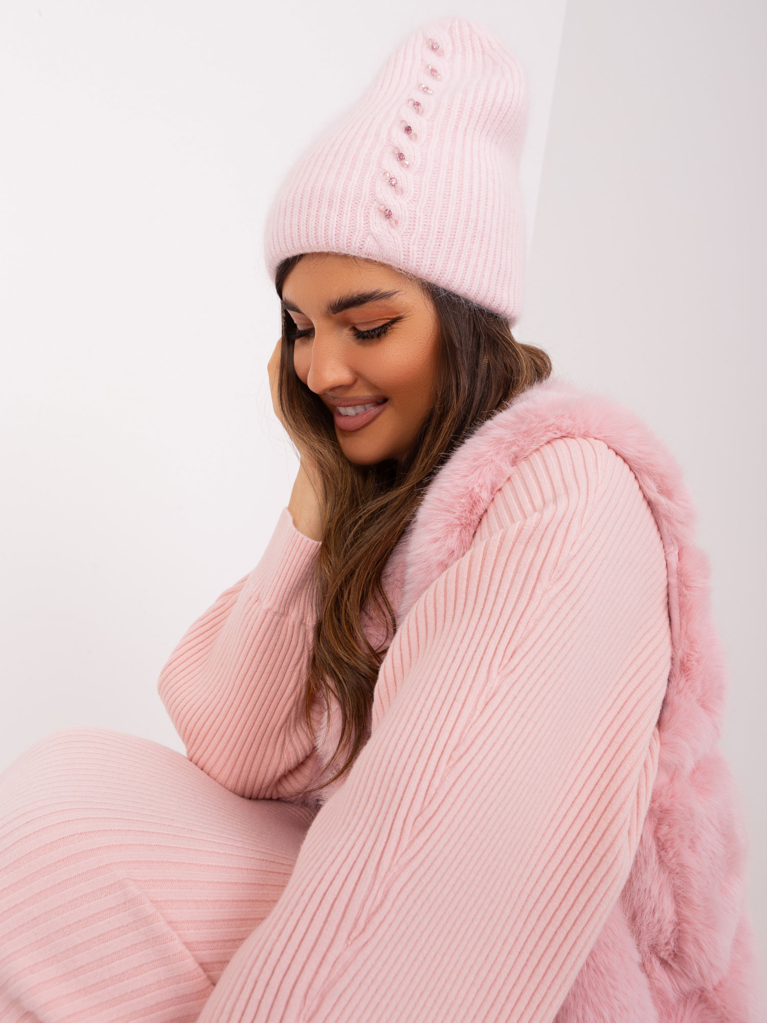 Нежно Розова Зимна Шапка с Ангора Wool Fashion Italia