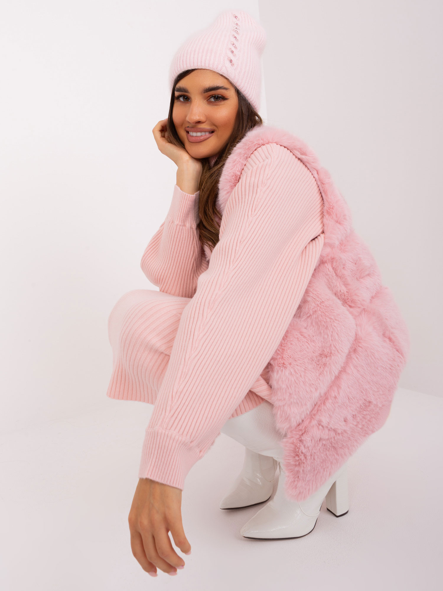 Нежно Розова Зимна Шапка с Ангора Wool Fashion Italia - Image 2