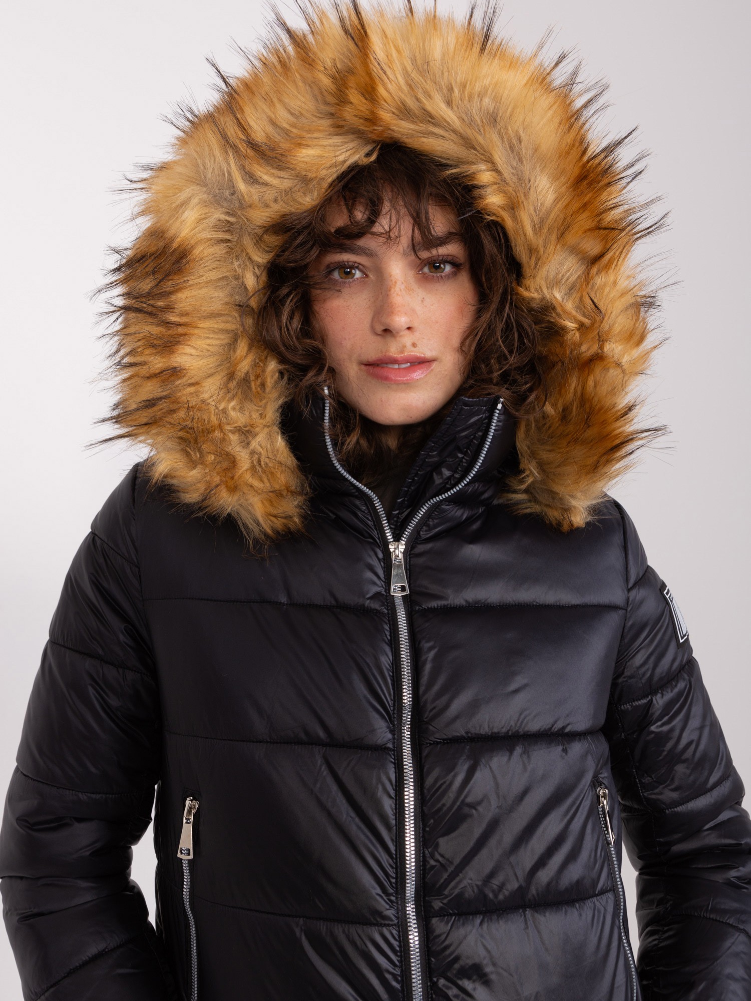 Черно дамско зимно яке с нашивка Trendy.ING - Image 4