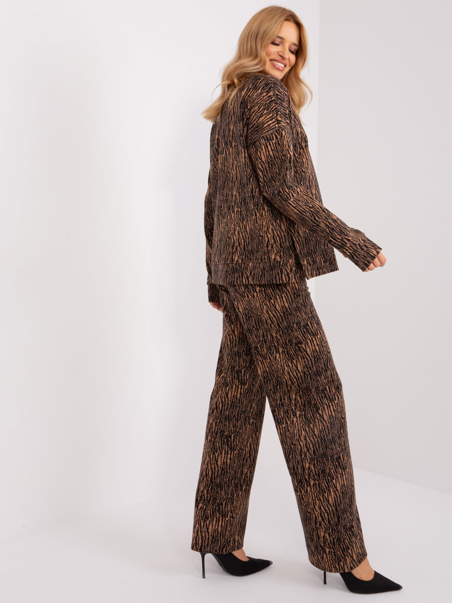 Camel-black комплект с широк панталон LAKERTA - Image 6