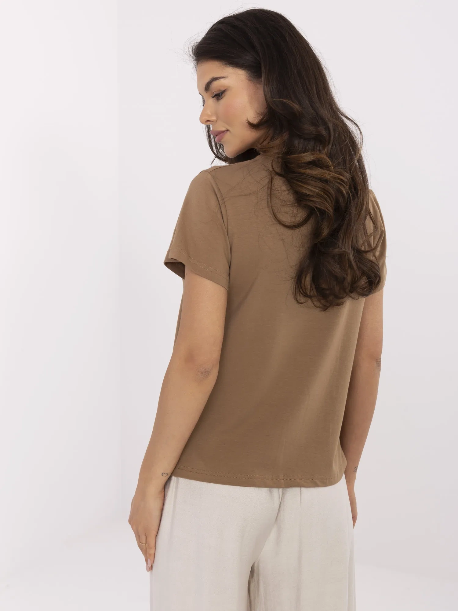 Стилен Кафяв T-shirt Calimera - Елегантност и Комфорт - Image 4