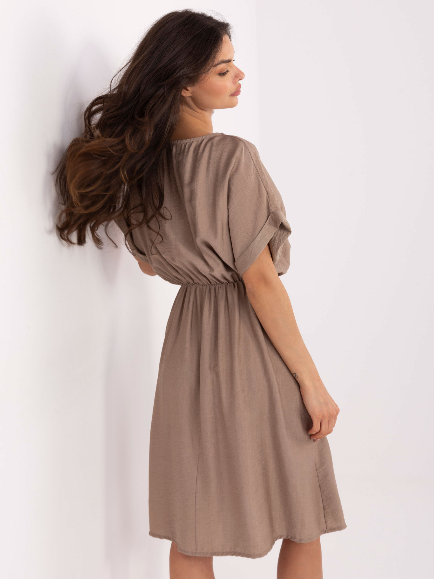Елегантна бежова рокля ITALY MODA - Вискоза - Image 3