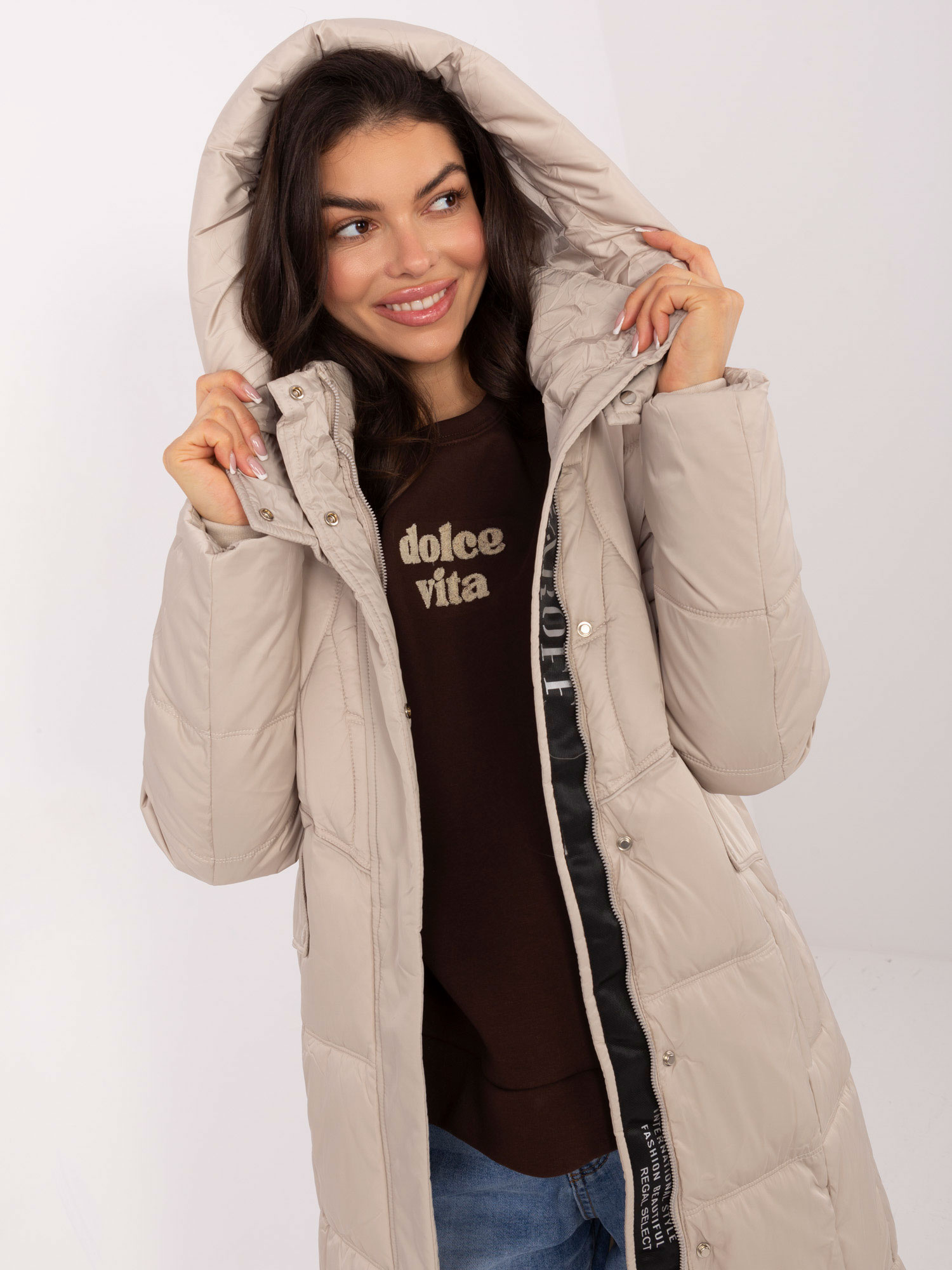 Бежово Палто SHOP SMILE - Елегантност и Комфорт - Image 2