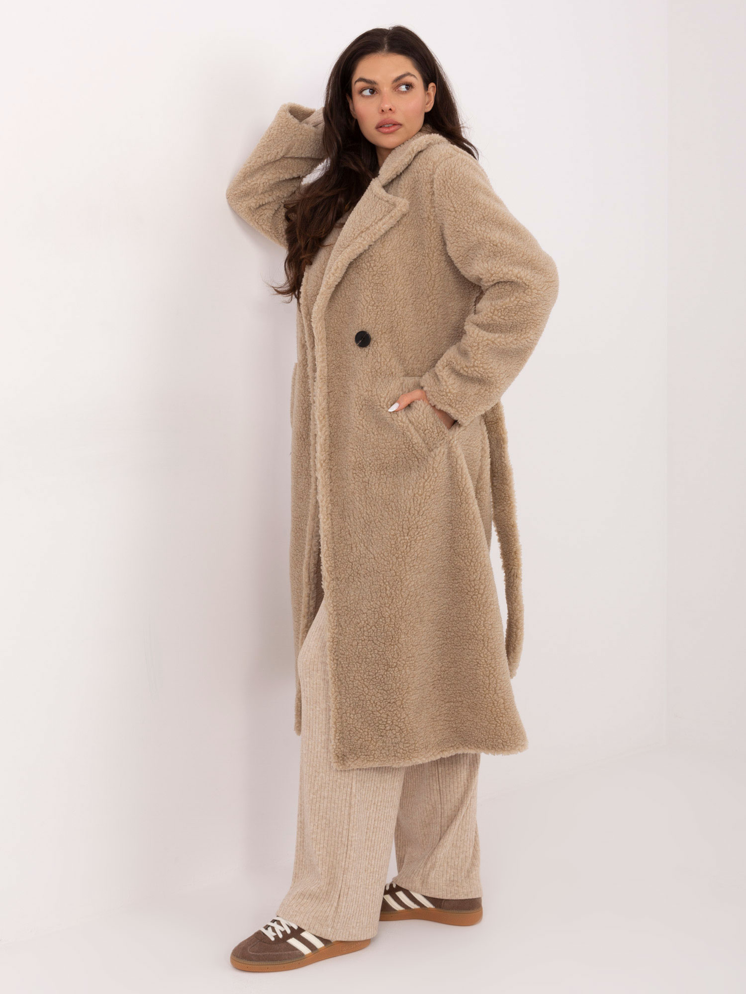 Бежово Палто SHOP SMILE - Елегантност и Комфорт - Image 4