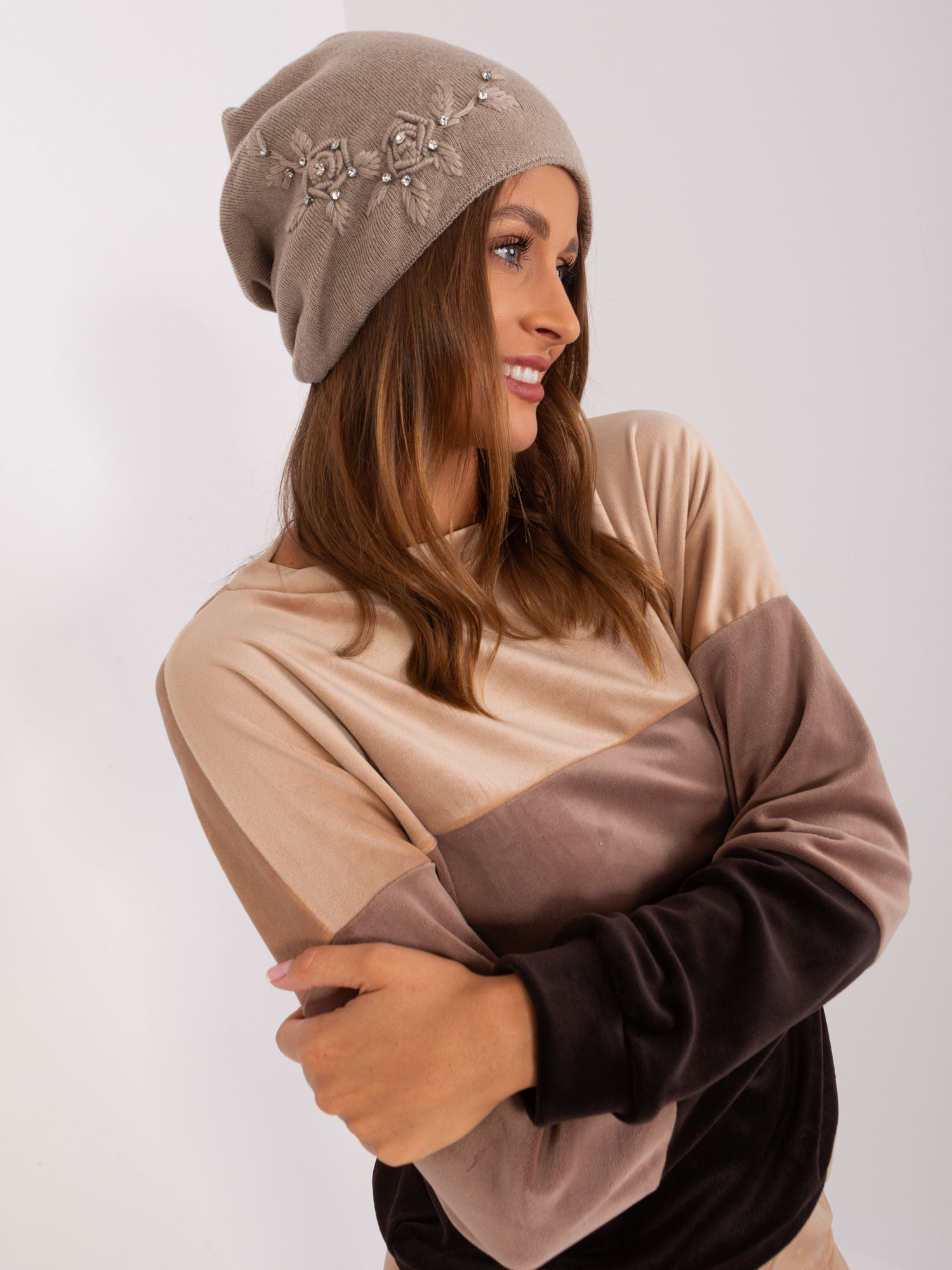 Тъмно Бежова Дамска Плетена Шапка - Wool Fashion Italia - Image 3