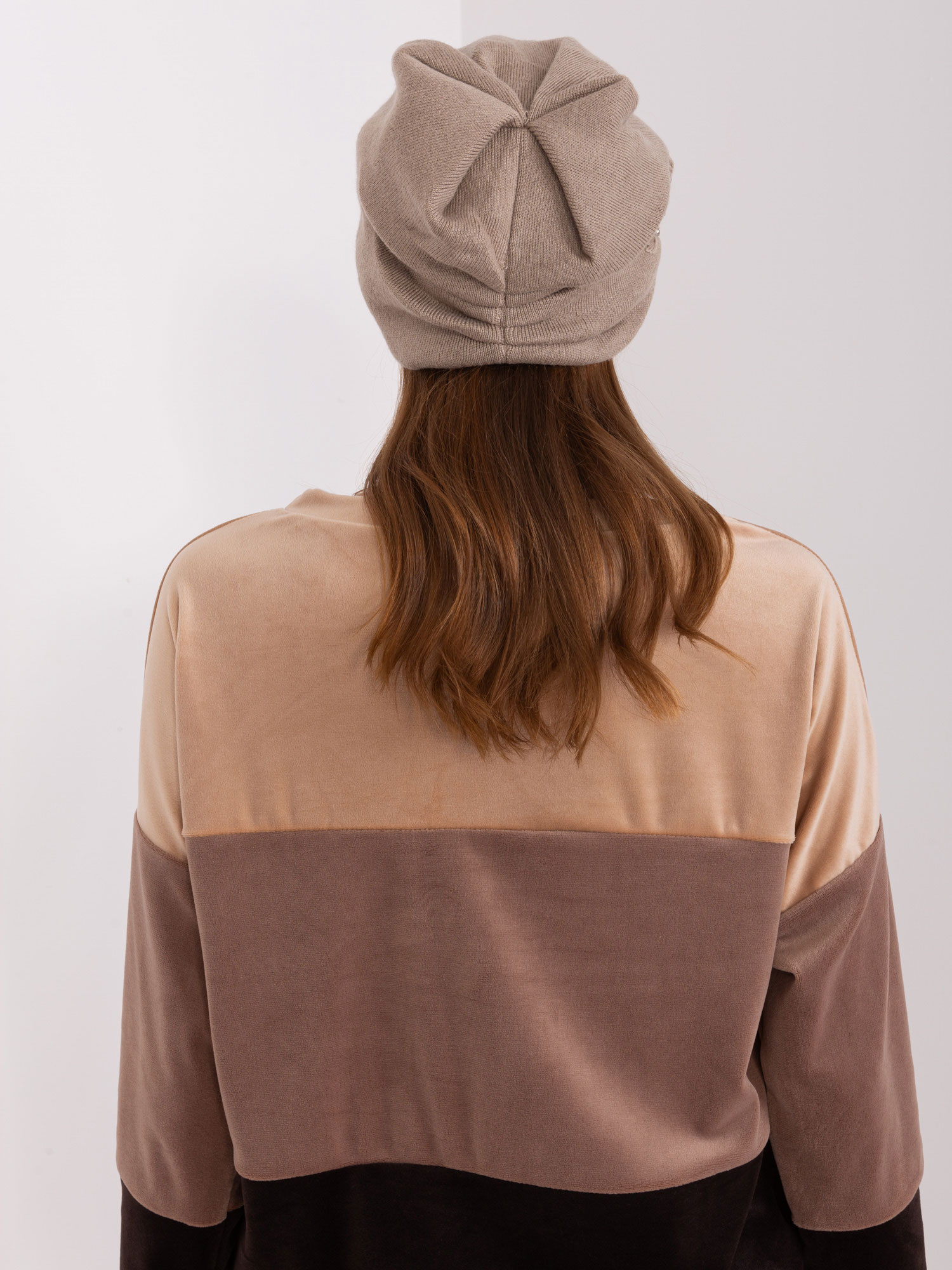 Тъмно Бежова Дамска Плетена Шапка - Wool Fashion Italia - Image 4