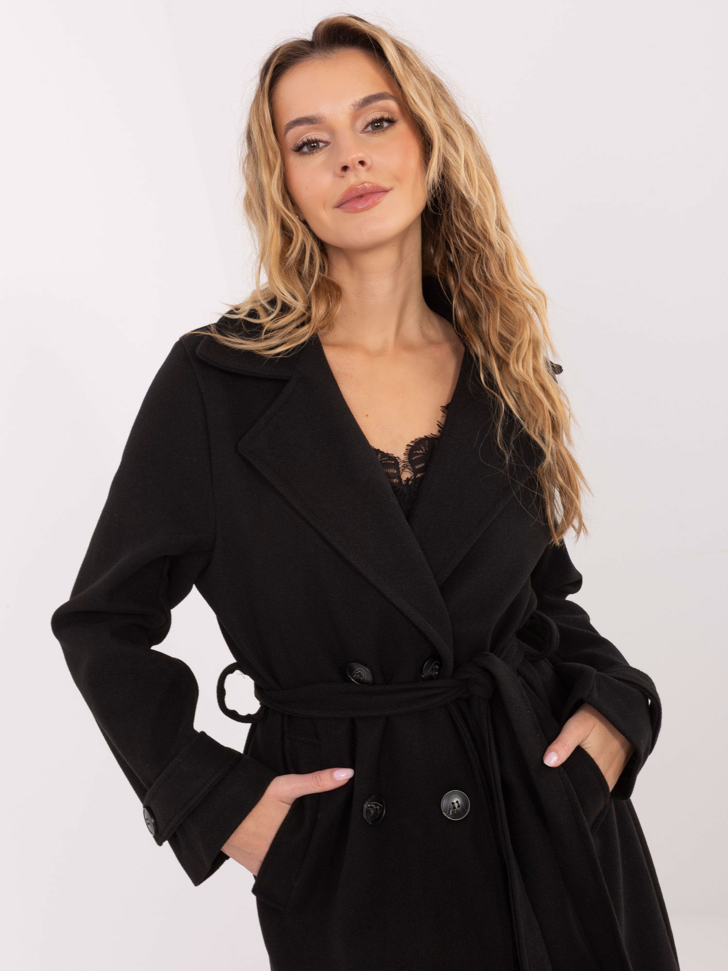 Черно Палто SHOP SMILE - Елегантност и Комфорт - Image 3