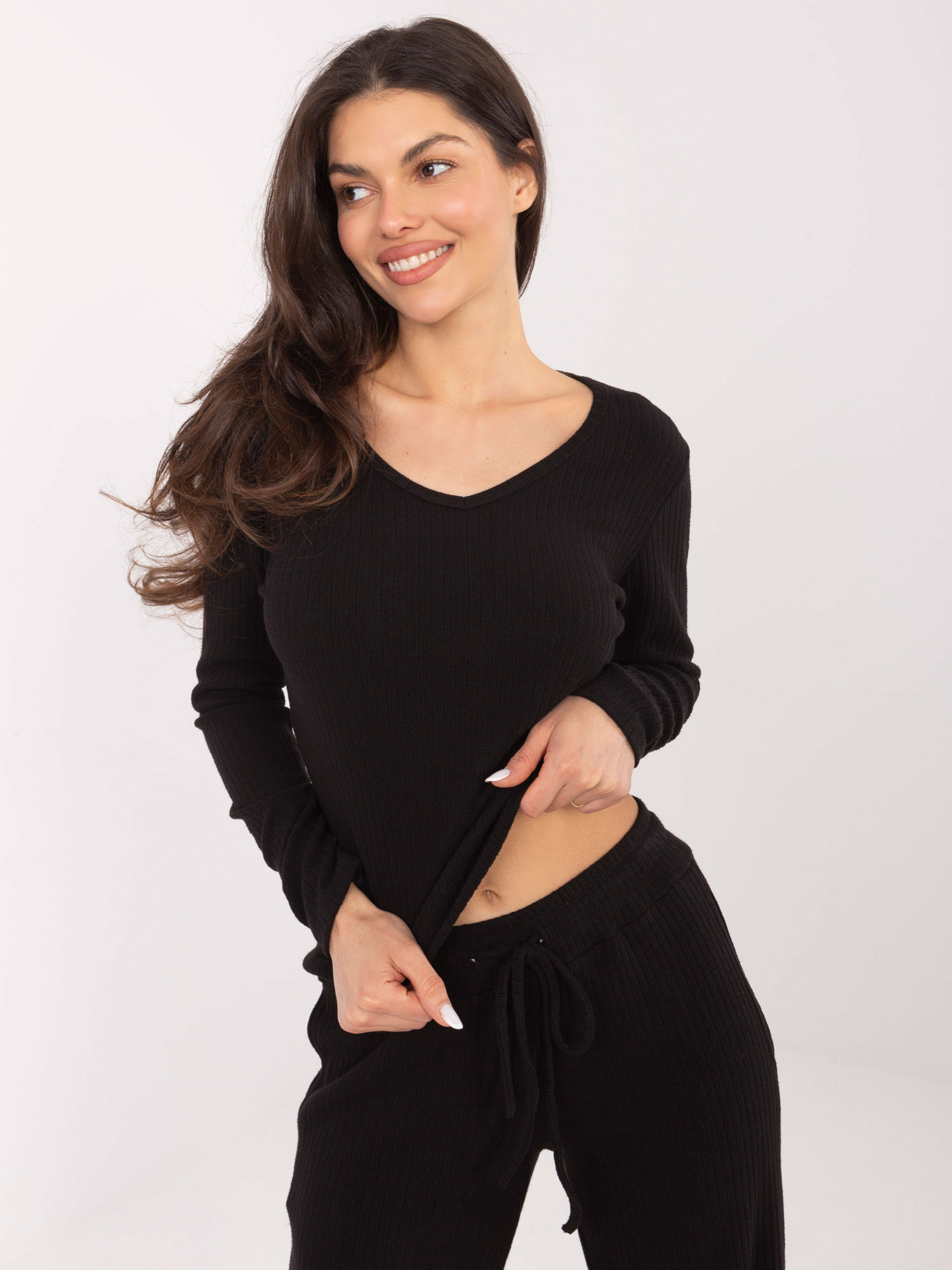 Черен Пуловер SHOP SMILE - Елегантен Комфорт - Image 3
