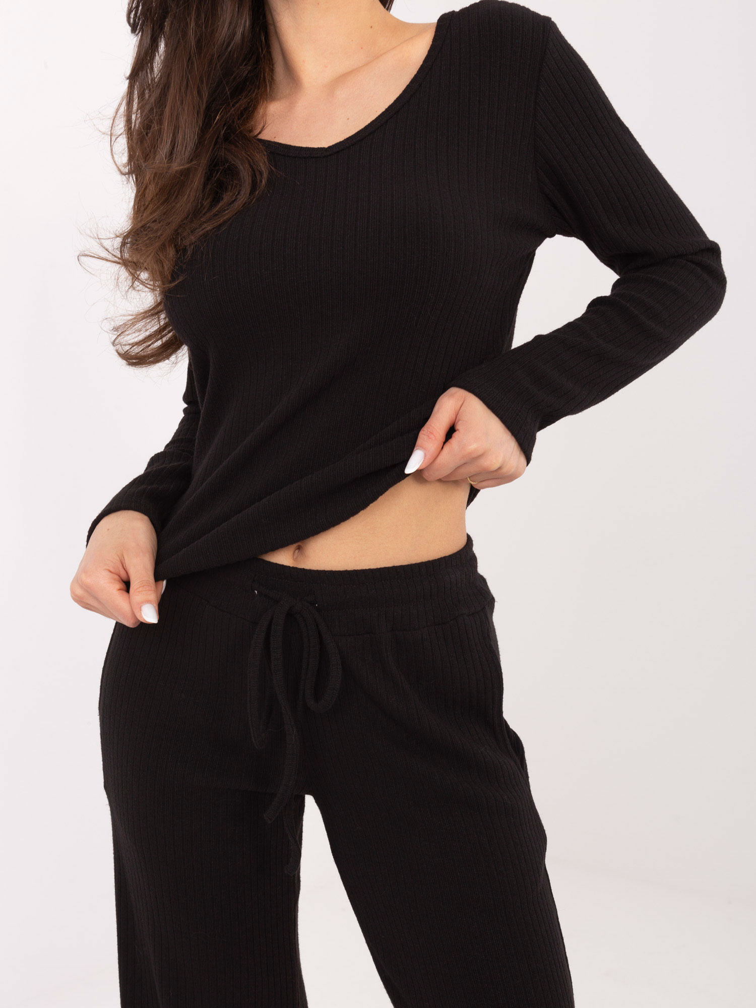 Черен Пуловер SHOP SMILE - Елегантен Комфорт - Image 4