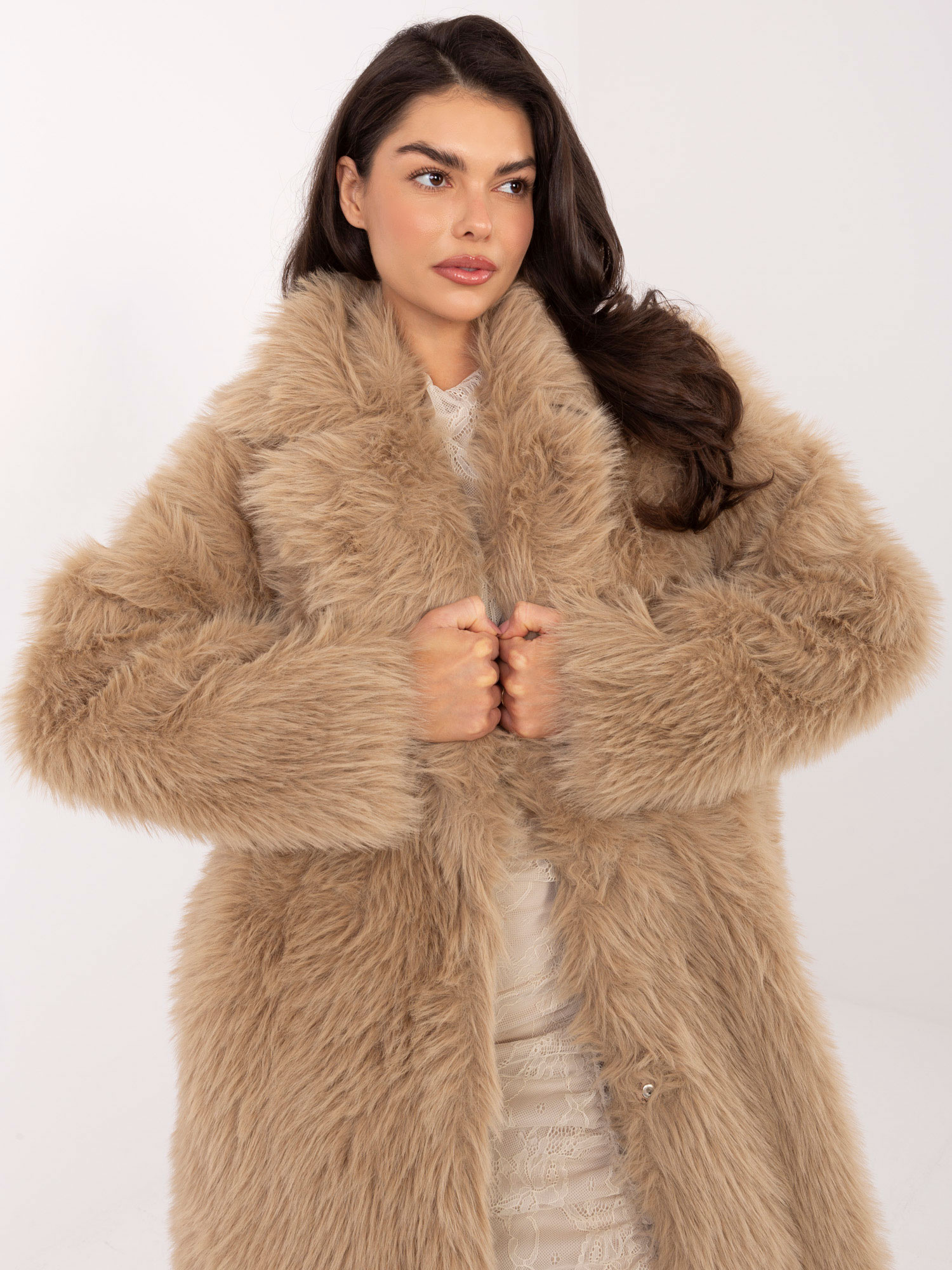 Бежово Палто SHOP SMILE - Елегантност и Комфорт - Image 3