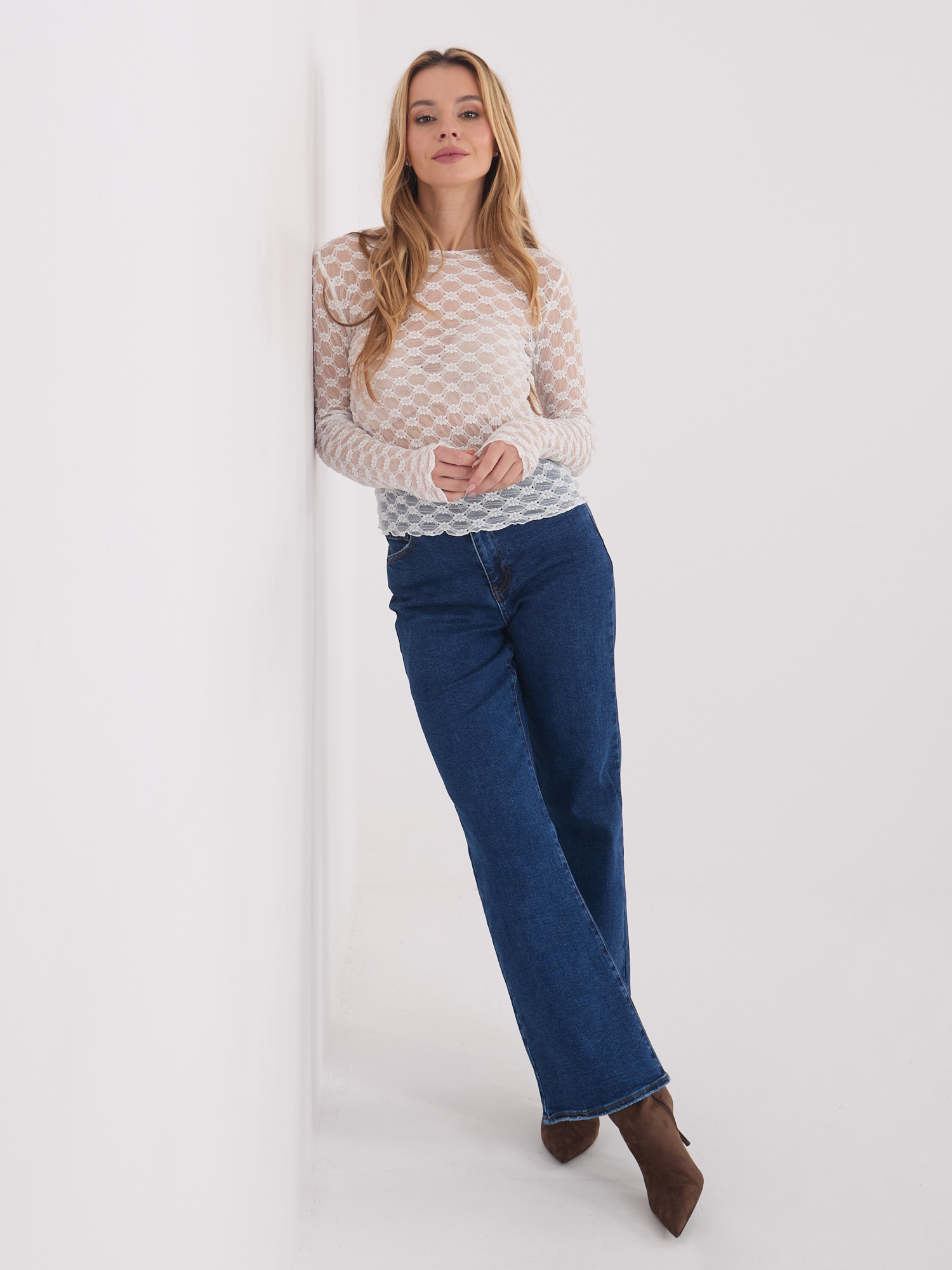 Бяла Блуза SHOP SMILE - Елегантност и Комфорт - Image 3
