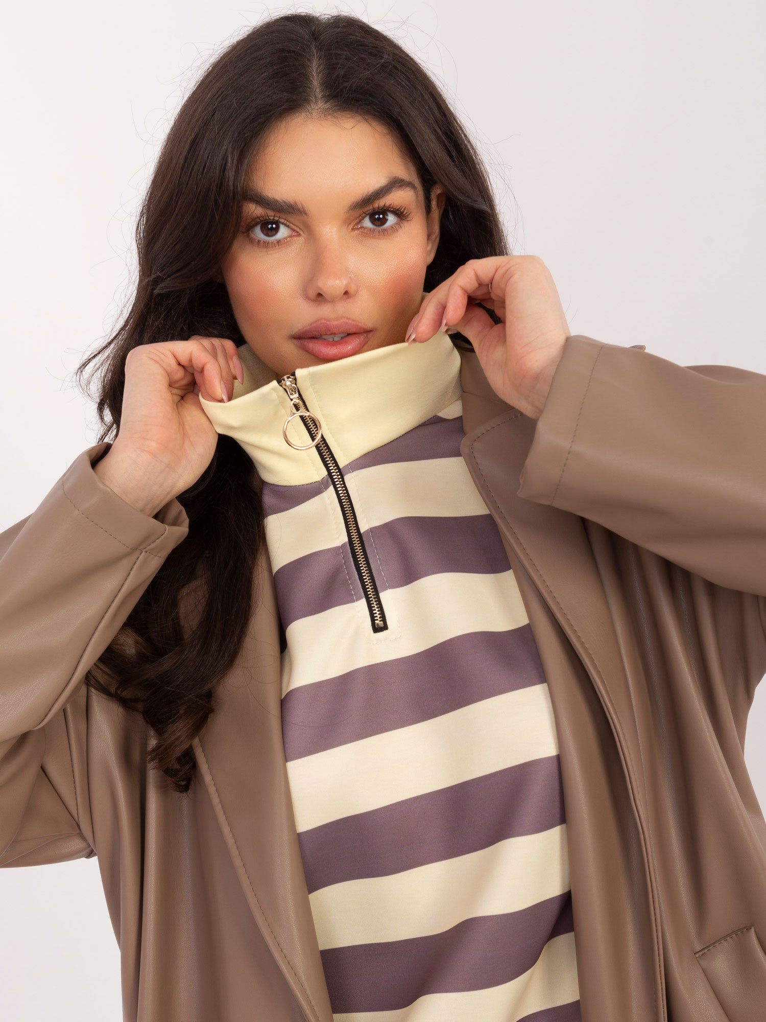 Бежова Блуза ITALY MODA - Елегантна и Удобна - Image 2