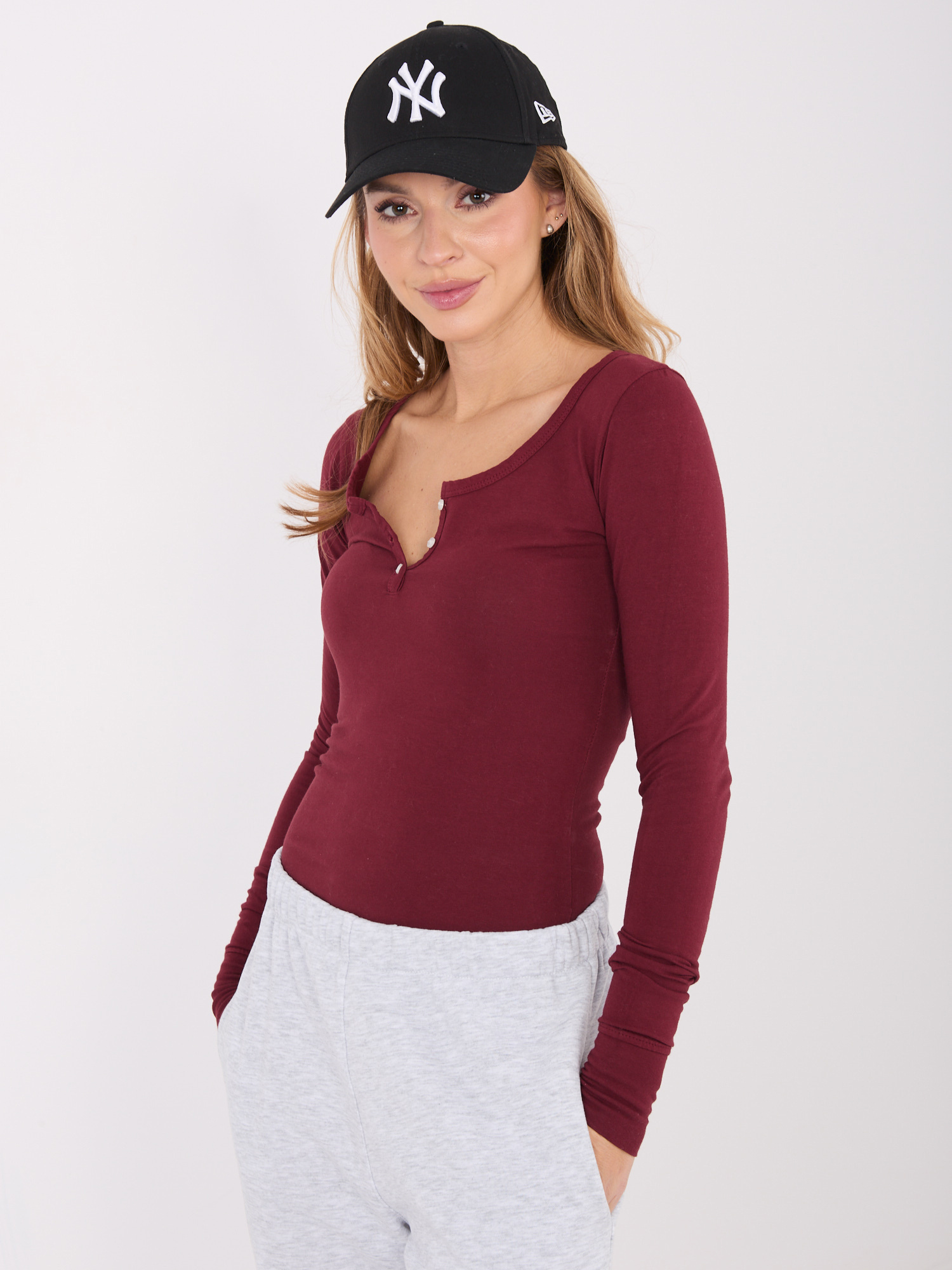 Бордо Блуза SHOP SMILE - Елегантност и Комфорт - Image 3