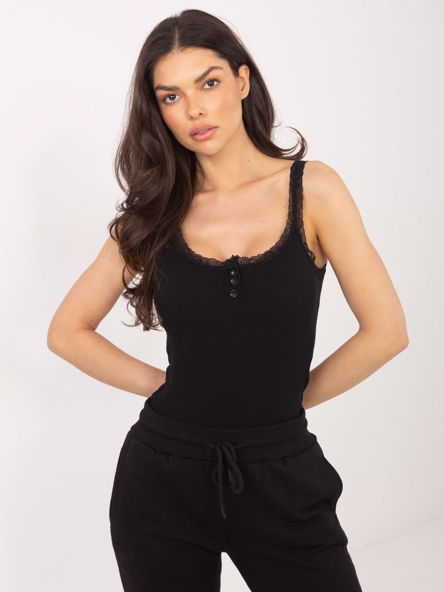 Черен Топ SHOP SMILE - Елегантност и Комфорт - Image 3