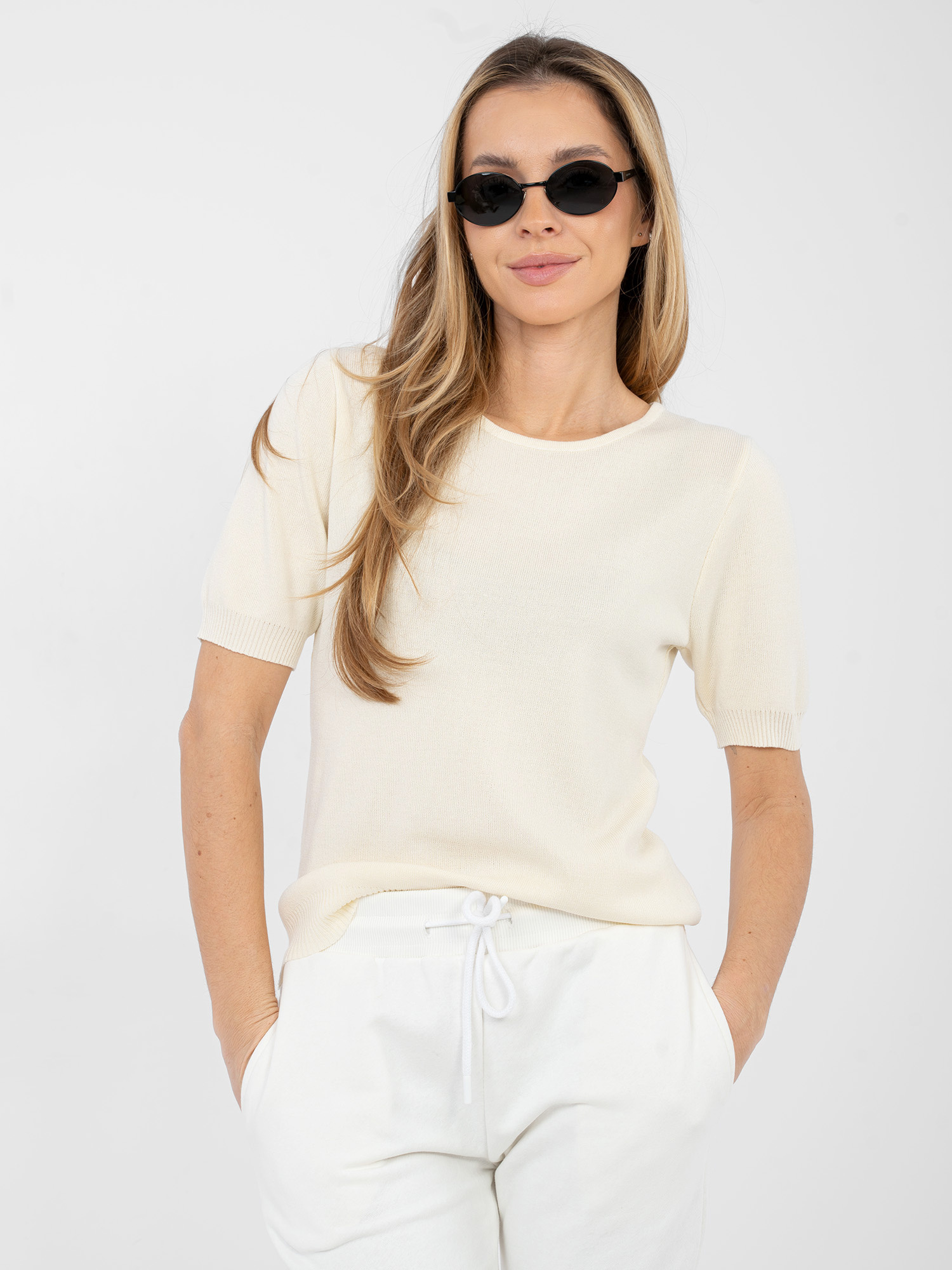 Бежов пуловер SHOP SMILE - Елегантност и комфорт - Image 2